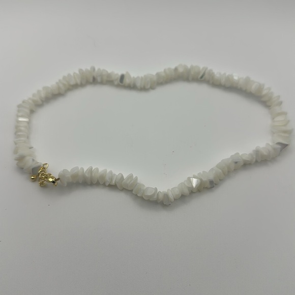 Natural white shell chip beads handmade necklace with gold hardware - Picture 3 of 5